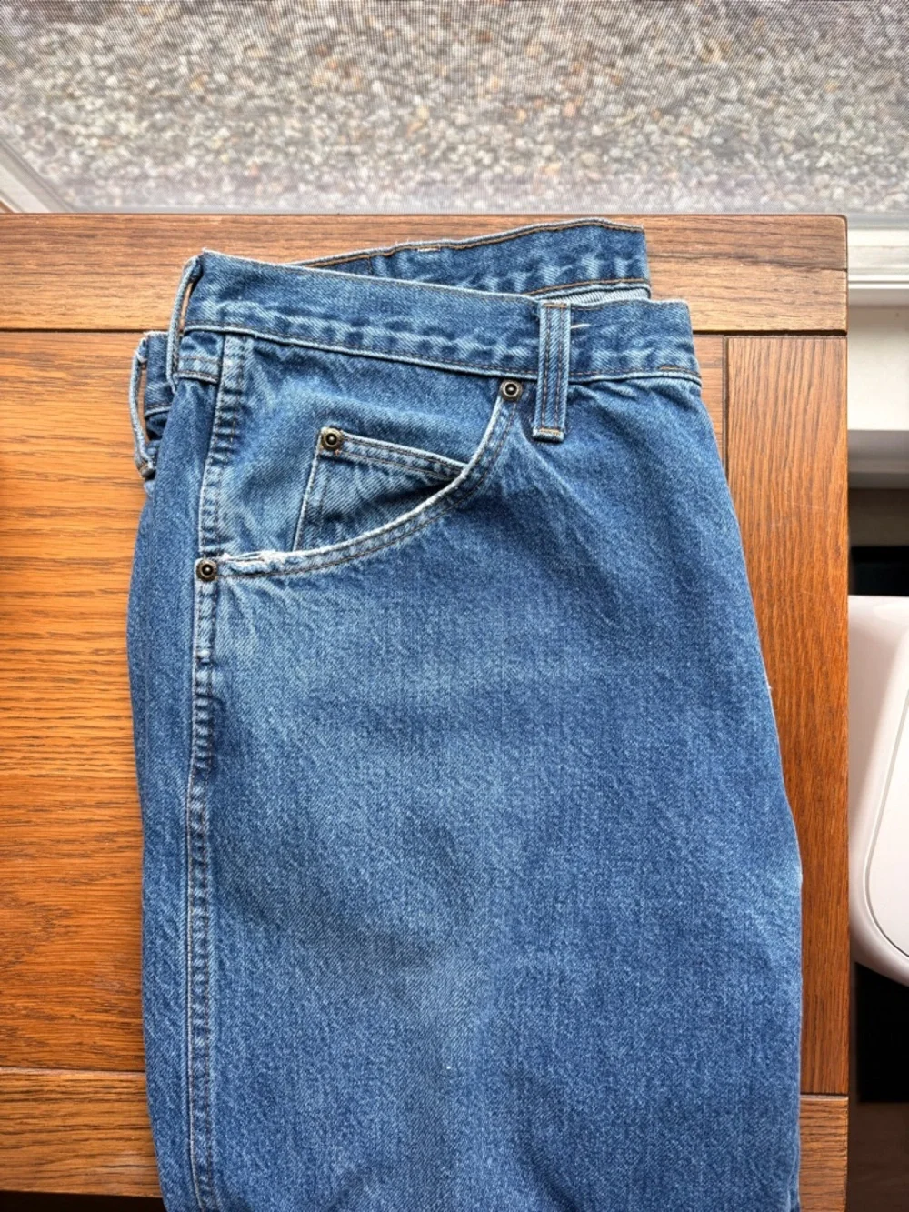 Wrangler Men's Classic Blue Relaxed Fit Jeans - Picture 7 of 7